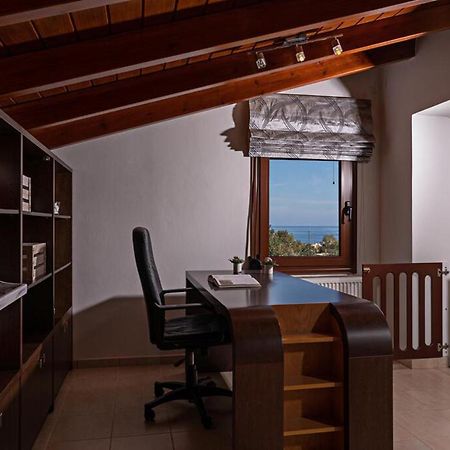 Villa Ellovos With Private Pool Rethymno  Bagian luar foto