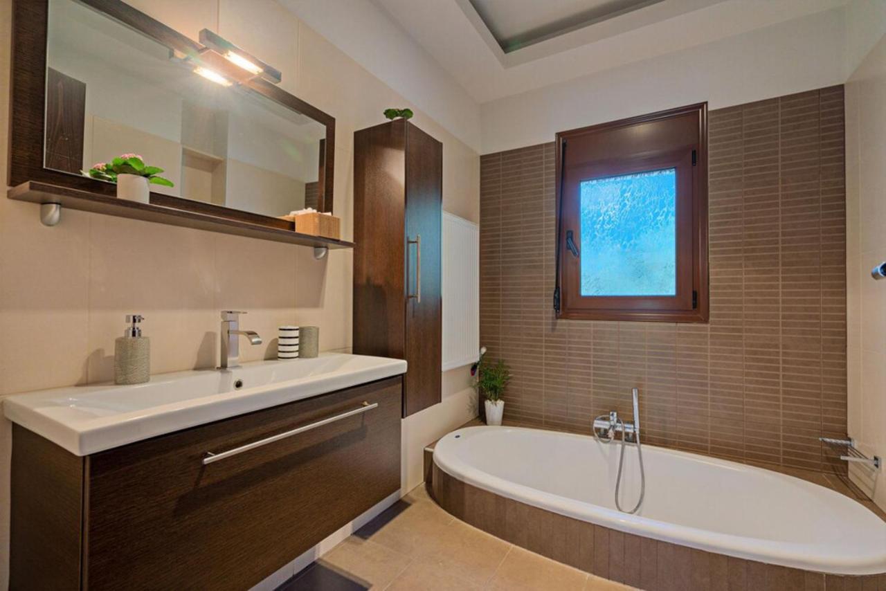 Villa Ellovos With Private Pool Rethymno  Bagian luar foto